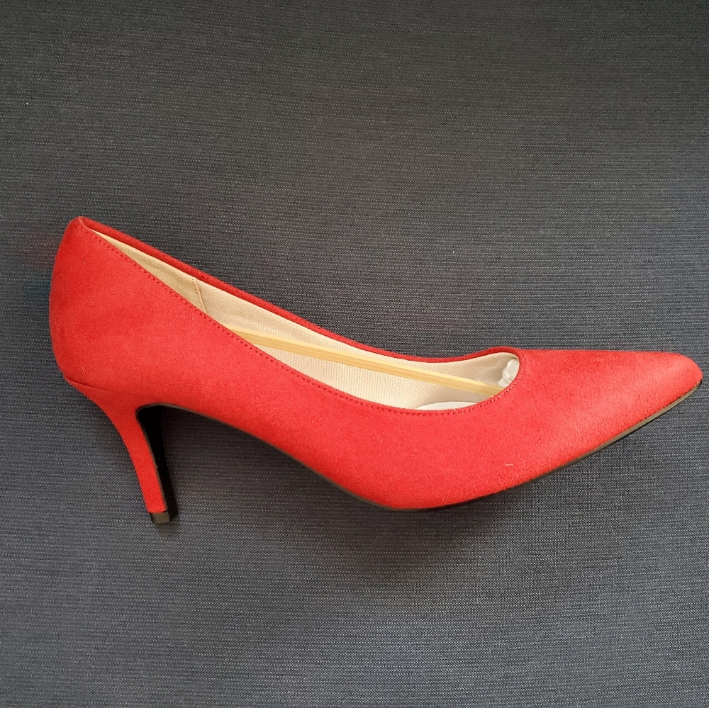 Life Stride Sevyn Microsuede Pump Heel